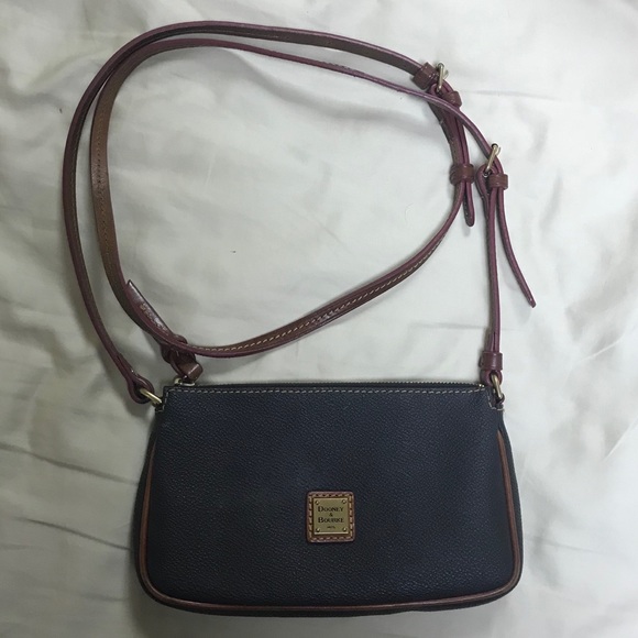 Dooney & Bourke Handbags - Dooney & Bourke crossbody